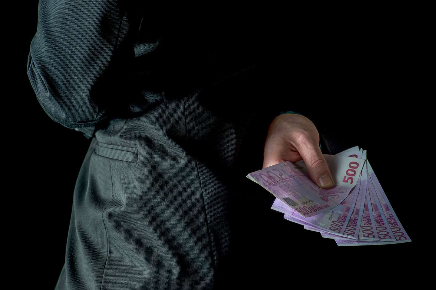 Des mesures à venir pour lutter contre les fraudes fiscales et sociales