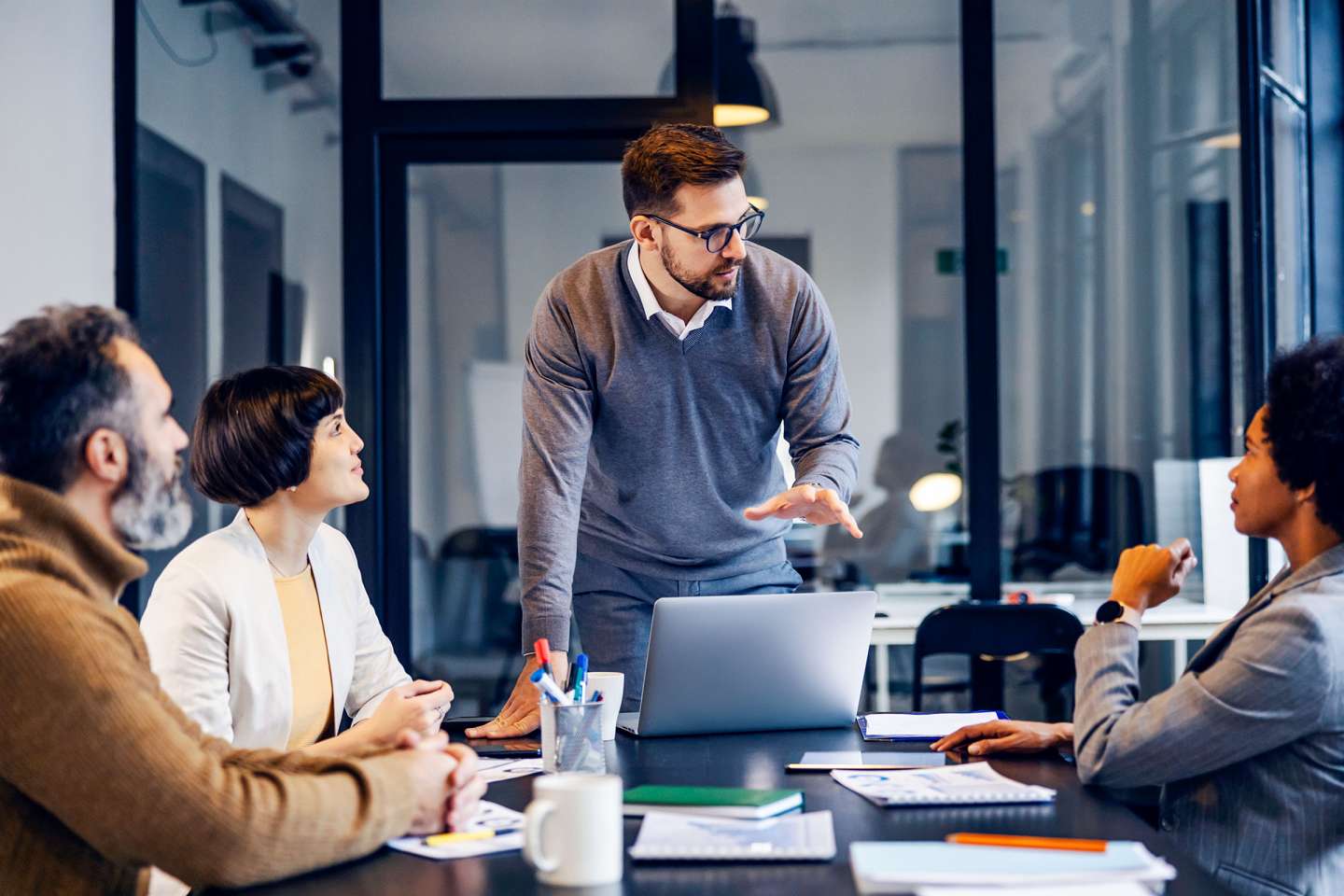 Quand un associé est considéré comme un dirigeant de fait