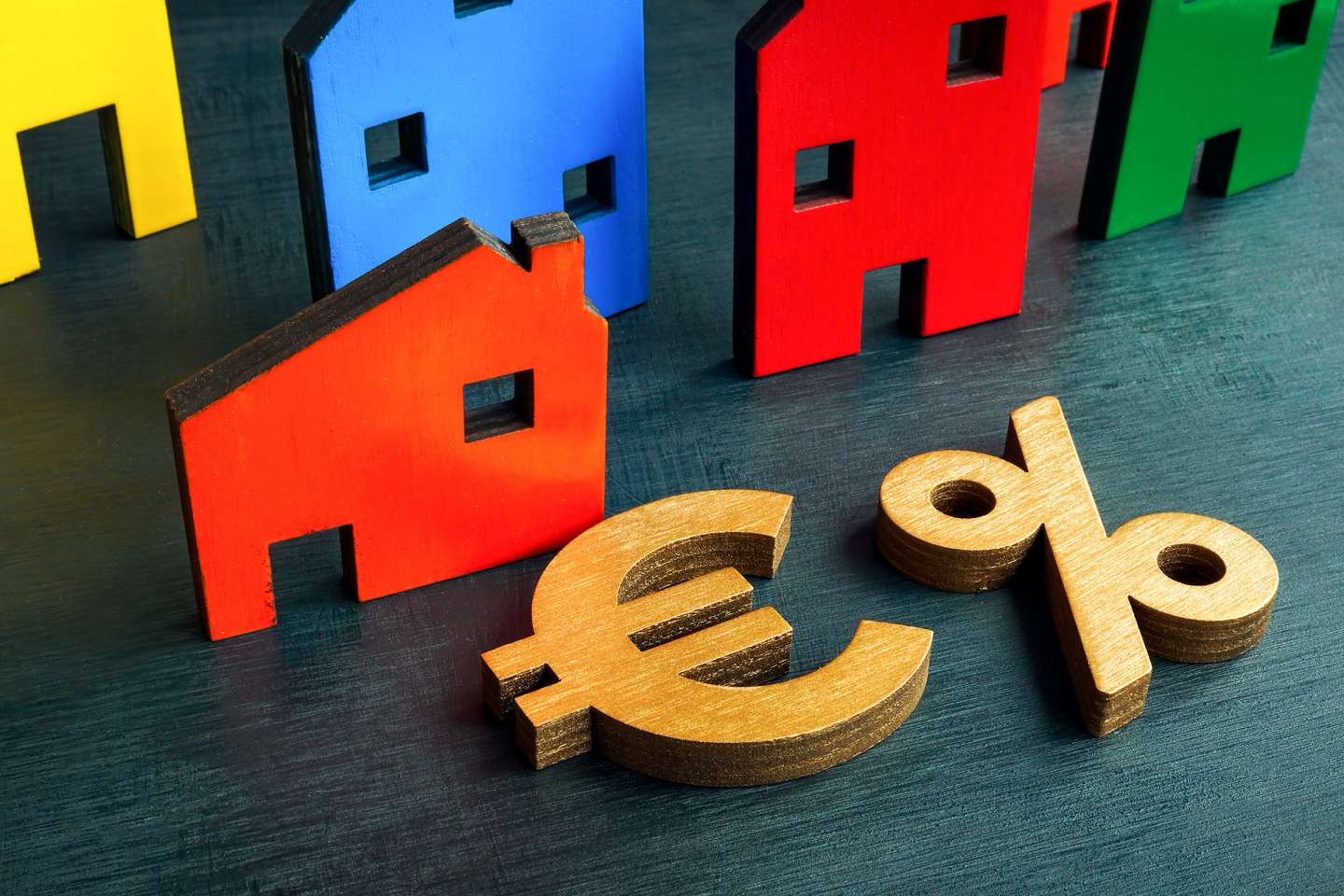 Crédits immobiliers : une reprise timide en 2025 avec des taux d’intérêt stables