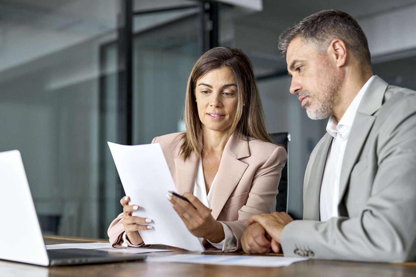 Le dirigeant caution doit être informé chaque année du montant des sommes garanties