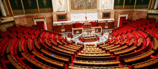 Une loi spéciale en attendant un budget pour 2026