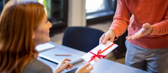 Quelle est la limite d’exonération des cadeaux et bons d’achat en 2026 ?